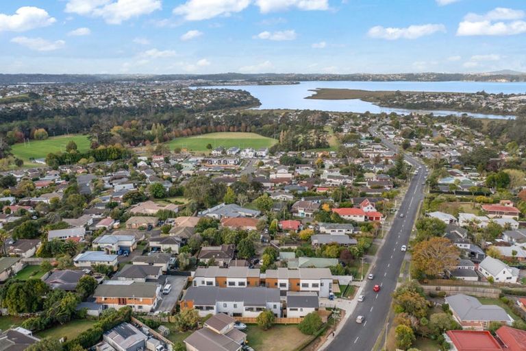 Photo of property in 9/196 Royal Road, Massey, Auckland, 0614