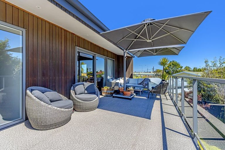 Photo of property in 19 Abbotts Place, Avonhead, Christchurch, 8042