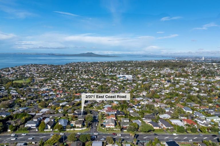 Photo of property in 2/371 East Coast Road, Mairangi Bay, Auckland, 0630