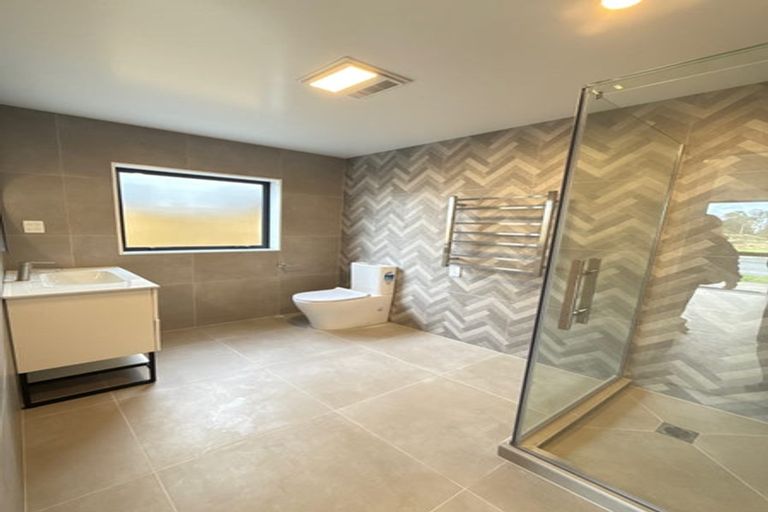 Photo of property in 71 Tributary Parade, Karaka, Papakura, 2113