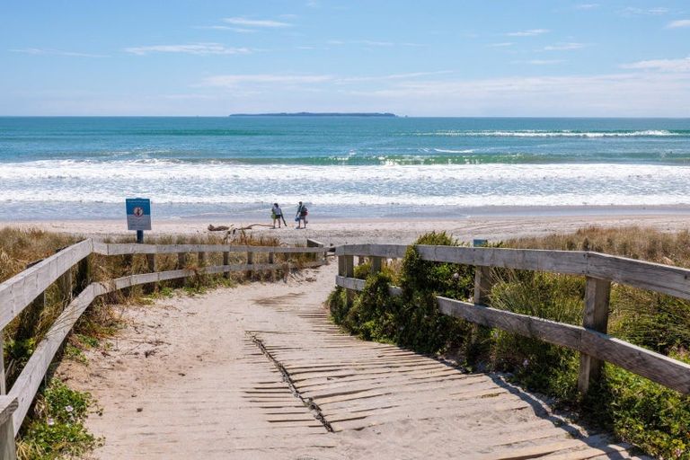 Photo of property in 128b Karewa Parade, Papamoa Beach, Papamoa, 3118