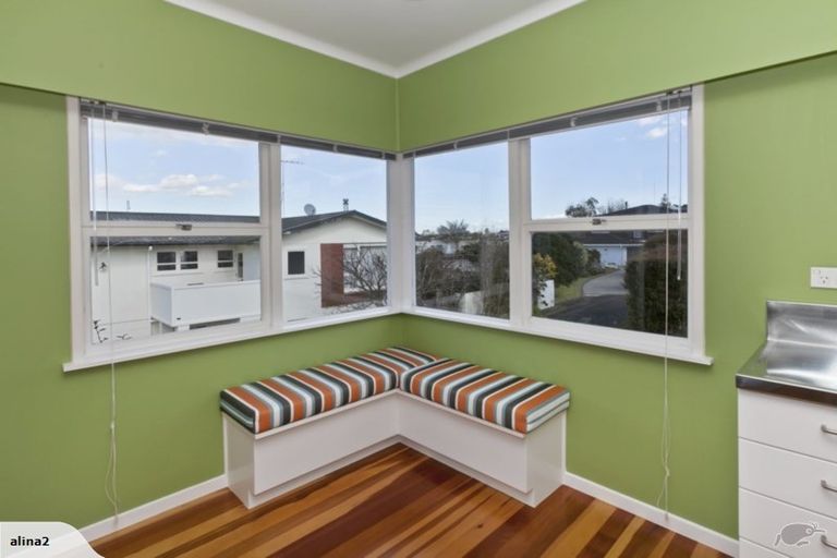 Photo of property in 27 Mcbreen Avenue, Northcote, Auckland, 0627