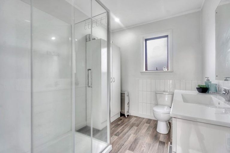 Photo of property in 2/40 Churchill Avenue, Manurewa, Auckland, 2102