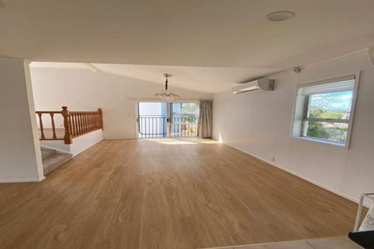 Photo of property in 29 Ayton Drive, Totara Vale, Auckland, 0629