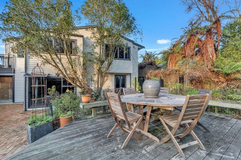 Photo of property in 27 Awatea Terrace, Lynmore, Rotorua, 3010