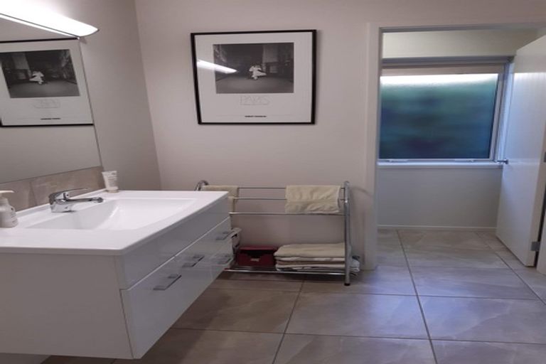 Photo of property in 33 Whakatomo Place, Havelock North, 4130