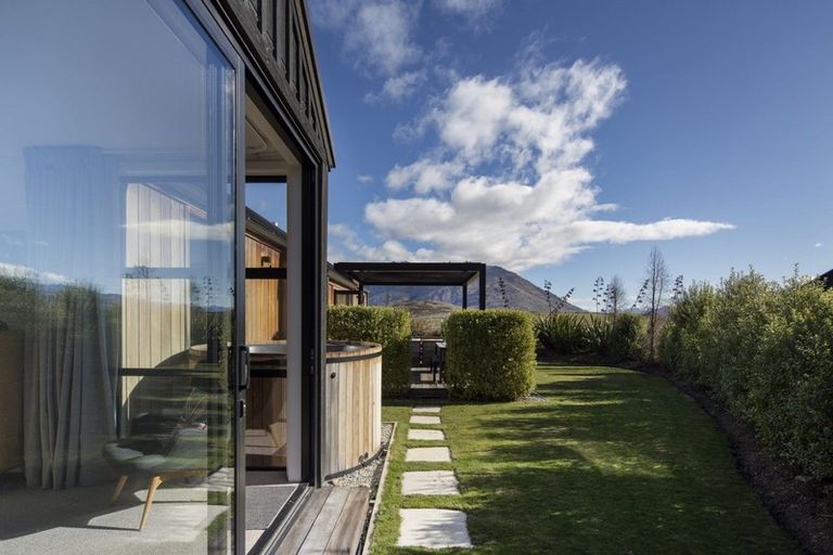 Photo of property in 13 Torridon Court, Jacks Point, Queenstown, 9371