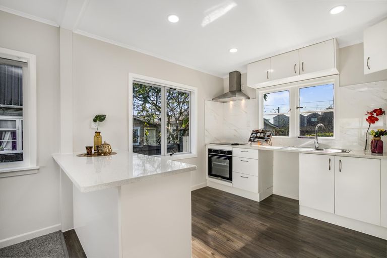 Photo of property in 1/52 Takanini Road, Takanini, 2112