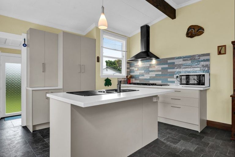 Photo of property in 22 Caledonia Street, Hawera, 4610