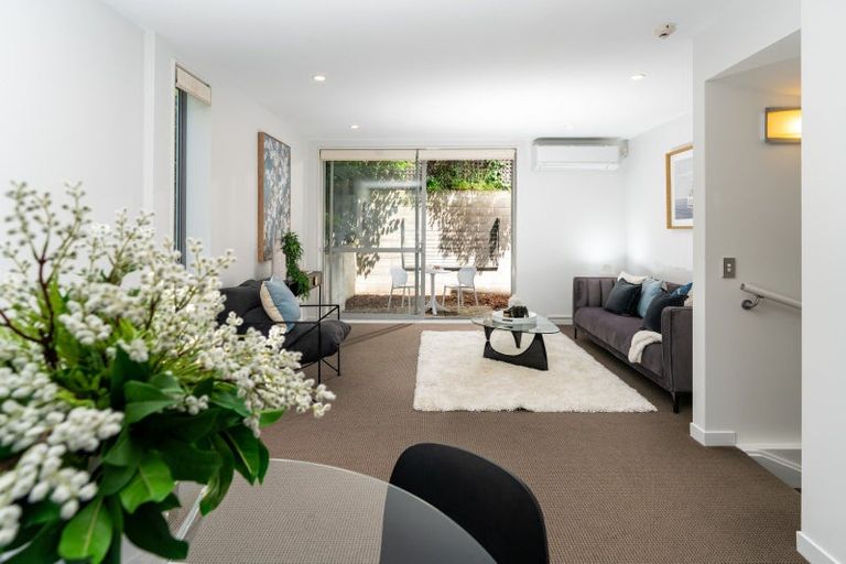 Photo of property in Altar Apartments, 52/120u Rintoul Street, Newtown, Wellington, 6021