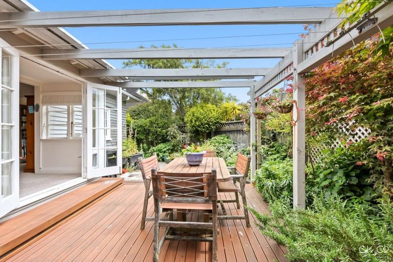 Photo of property in 19 Hinau Street, Woburn, Lower Hutt, 5010