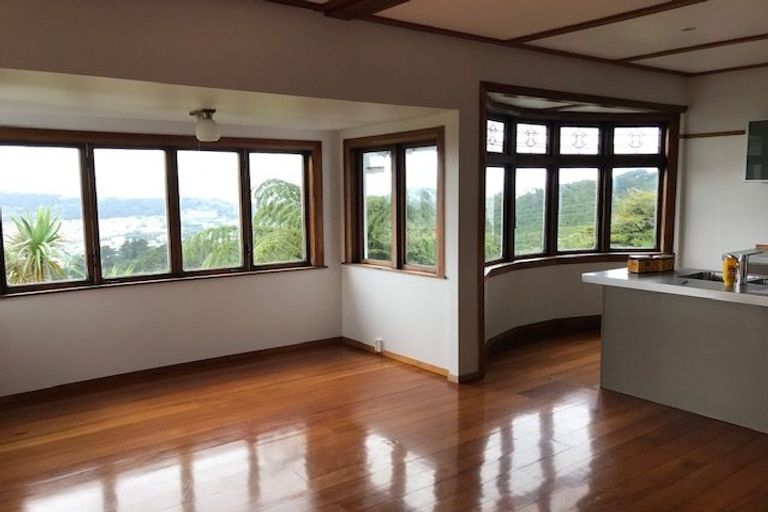 Photo of property in 11 Highbury Crescent, Highbury, Wellington, 6012