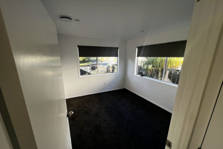 Photo of property in 1/7 Yarra Place, Botany Downs, Auckland, 2010