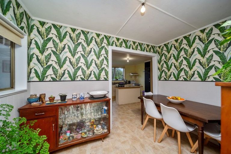 Photo of property in 38 Paritutu Road, Spotswood, New Plymouth, 4310