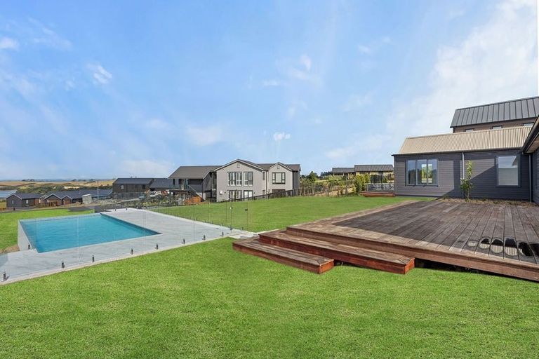 Photo of property in 32 Taha Puke Road, Okura Bush, Silverdale, 0794