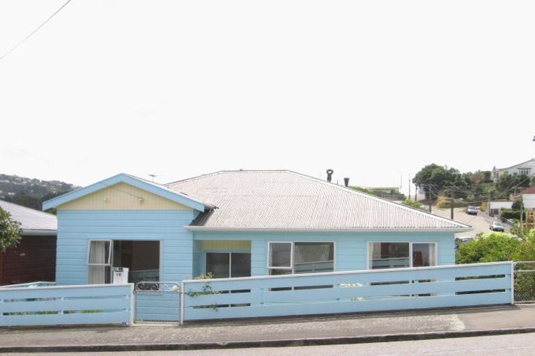 Photo of property in 16 Tamar Street, Island Bay, Wellington, 6023