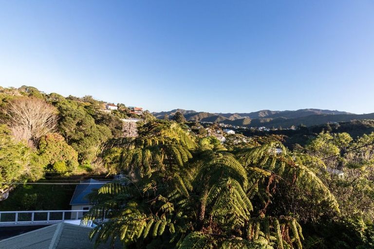 Photo of property in 12 Veronica Street, Brooklyn, Wellington, 6021