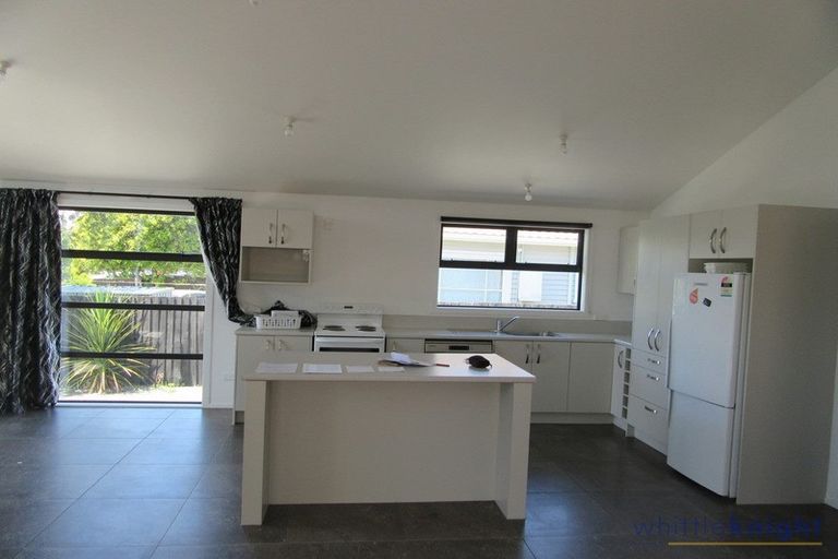 Photo of property in 77 Peverel Street, Riccarton, Christchurch, 8041