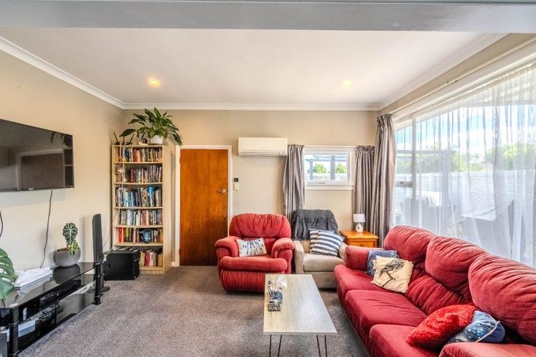 Photo of property in 28 Milton Street, Roslyn, Palmerston North, 4414