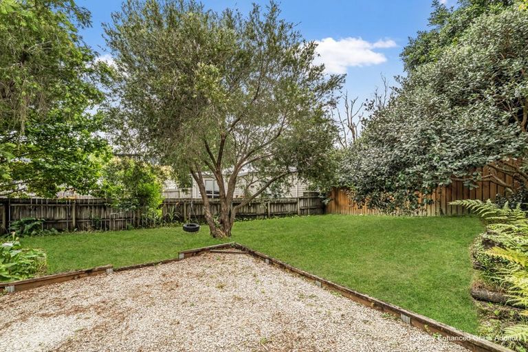 Photo of property in 10 Mackwood Place, Birkdale, Auckland, 0626