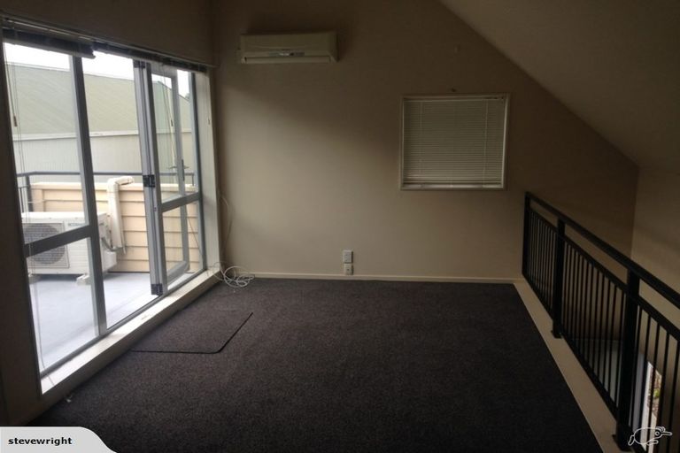 Photo of property in 327 Barbadoes Street, Christchurch Central, Christchurch, 8011