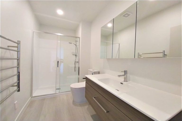 Photo of property in 588f Te Atatu Road, Te Atatu Peninsula, Auckland, 0610