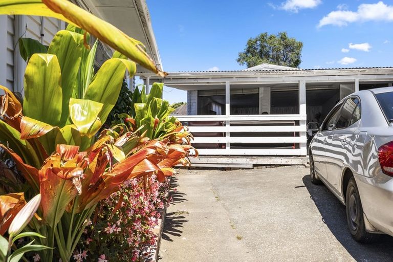 Photo of property in 16 Halswell Street, Mangere East, Auckland, 2024