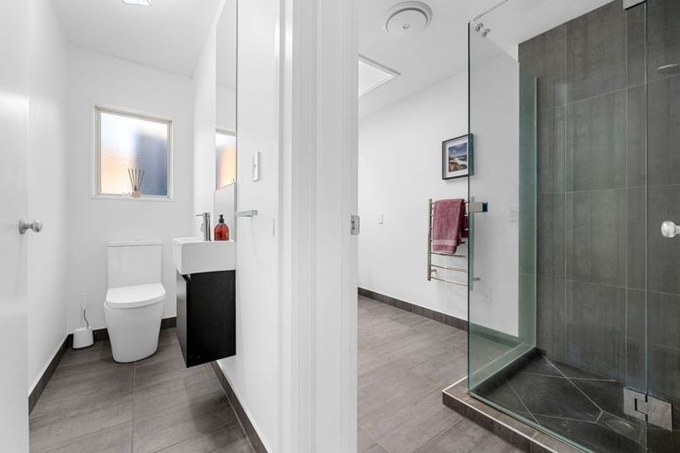 Photo of property in 10 Strata View, Western Heights, Hamilton, 3200