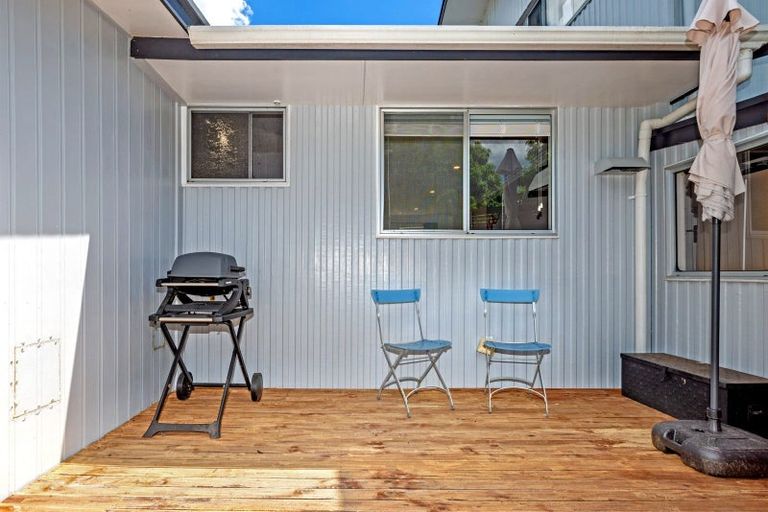 Photo of property in 2/10 Queens Road, Elgin, Gisborne, 4010