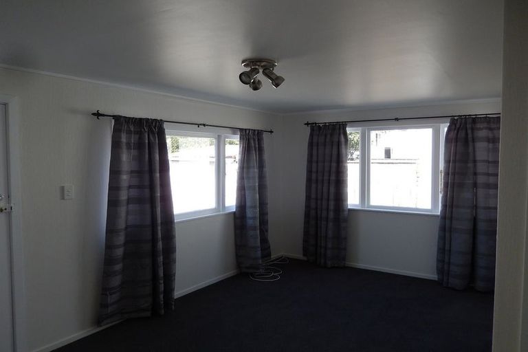 Photo of property in 102 Kilbirnie Crescent, Kilbirnie, Wellington, 6022