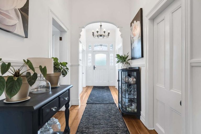 Photo of property in 43 Colombo Road, Waiuku, 2123