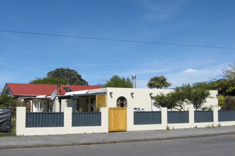 Photo of property in 23 Russell Street, Westport, 7825