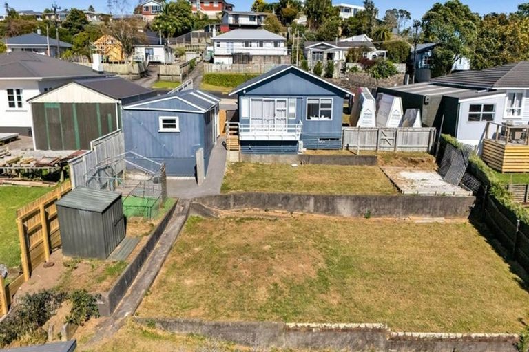 Photo of property in 15 Alberta Road, Glen Avon, New Plymouth, 4312