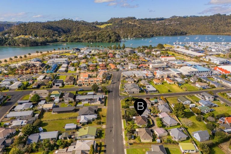 Photo of property in 10a Hannan Road, Whitianga, 3510