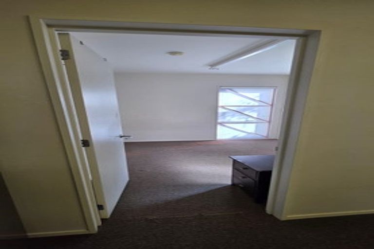 Photo of property in 5 Hazel Glen, Bayview, Auckland, 0629