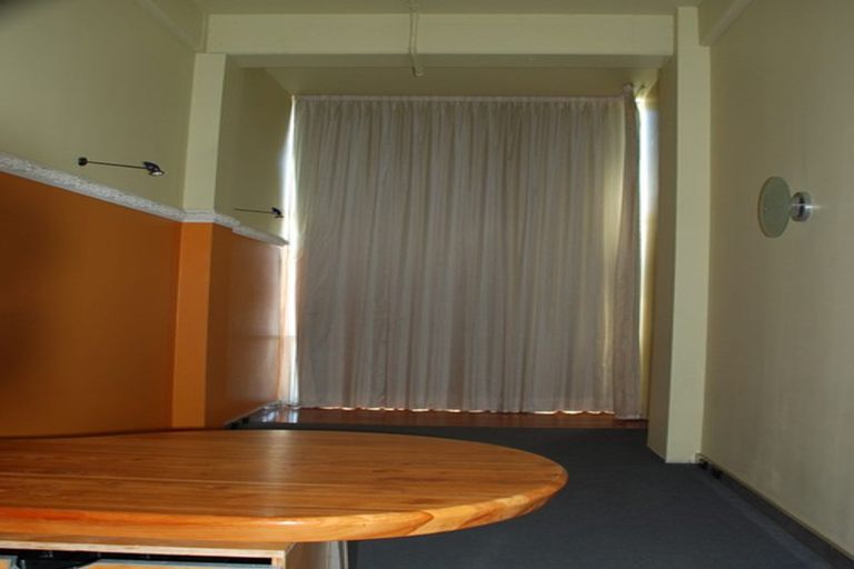 Photo of property in Qba Apartments, 1g/51 Webb Street, Mount Cook, Wellington, 6011