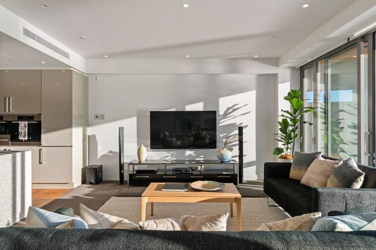 Photo of property in Clyde Quay Wharf, 3b/2 Clyde Quay Wharf, Te Aro, Wellington, 6011