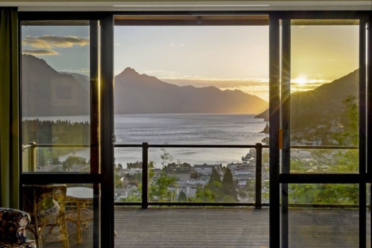 Photo of property in 47 Kent Street, Queenstown, 9300