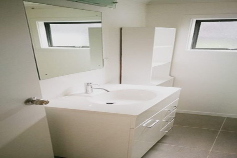 Photo of property in 59 Kemp Road, Massey, Auckland, 0614