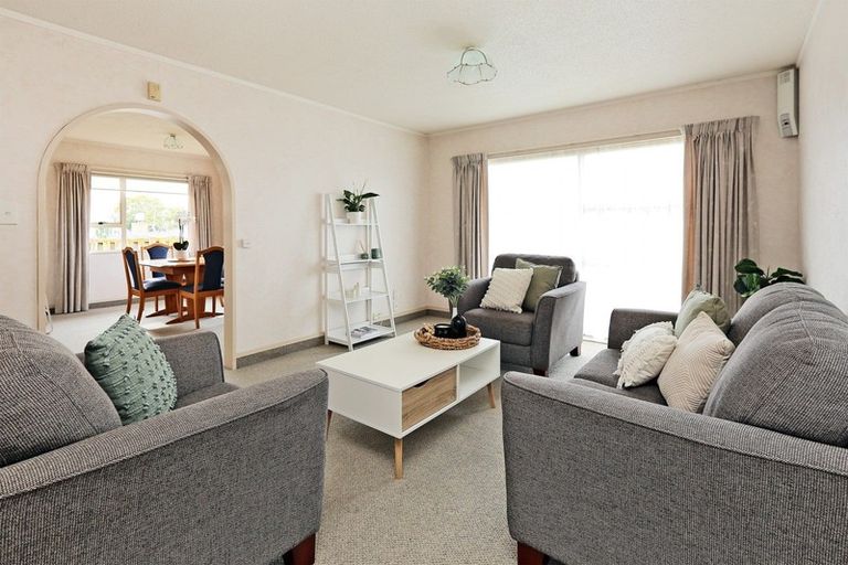 Photo of property in 1/427 Gloucester Street, Taradale, Napier, 4112