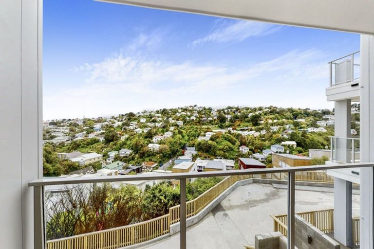 Photo of property in 67u4 Tiketike Way, Brooklyn, Wellington, 6021