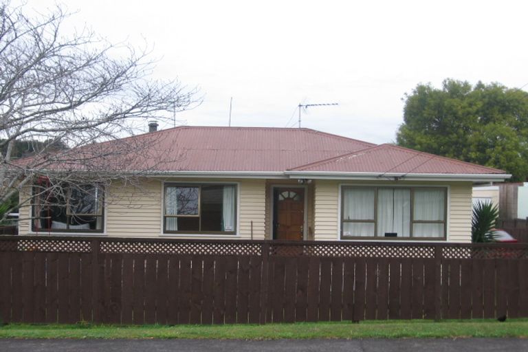 Photo of property in 4/12a Nelson Street, Papakura, 2110