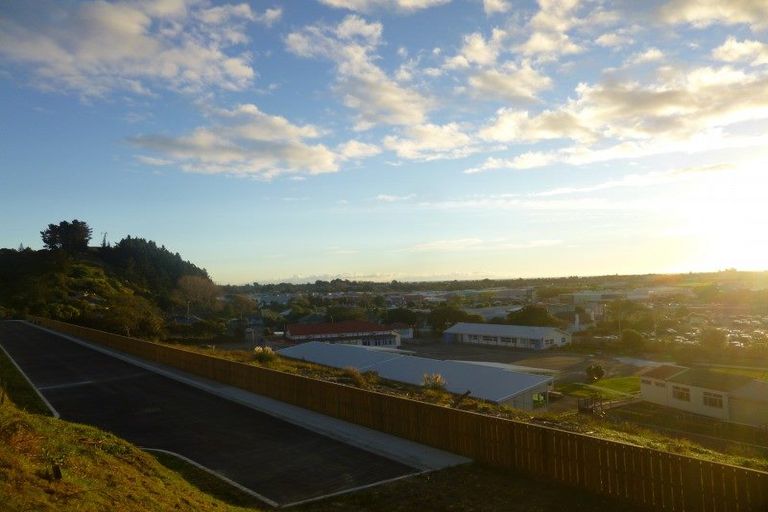 Photo of property in 37 Ruapehu Street, Paraparaumu, 5032