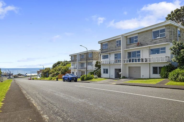 Photo of property in 27b Port View Crescent, Moturoa, New Plymouth, 4310