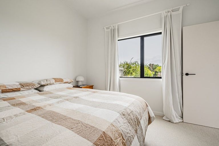 Photo of property in 22b Saint Ives Grove, Whalers Gate, New Plymouth, 4310