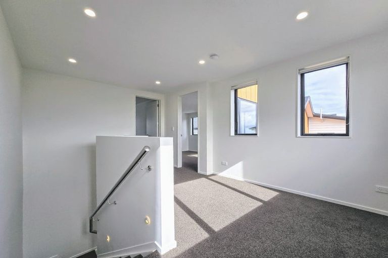 Photo of property in 7c Gulf Crest, Bucklands Beach, Auckland, 2012