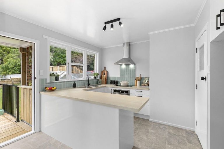 Photo of property in 2 Bella Grove, Naenae, Lower Hutt, 5011