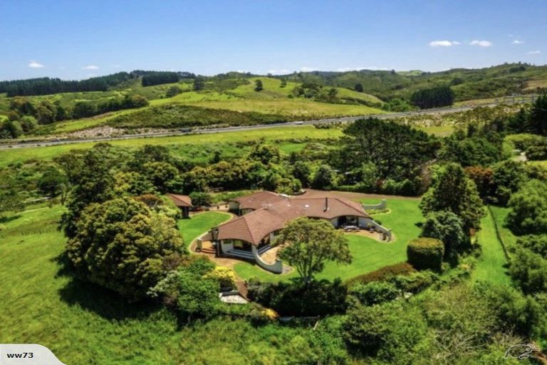 Photo of property in 250 West Hoe Heights, Orewa, 0931