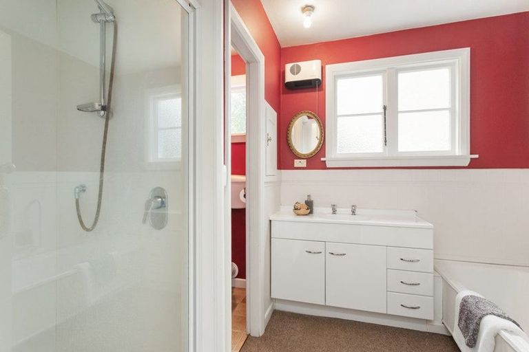 Photo of property in 30 Bryndwr Road, Fendalton, Christchurch, 8052