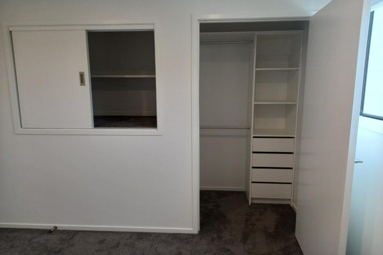 Photo of property in 5/2 Jadewynn Drive, Massey, Auckland, 0614